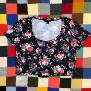 Black cropped tee with floral print